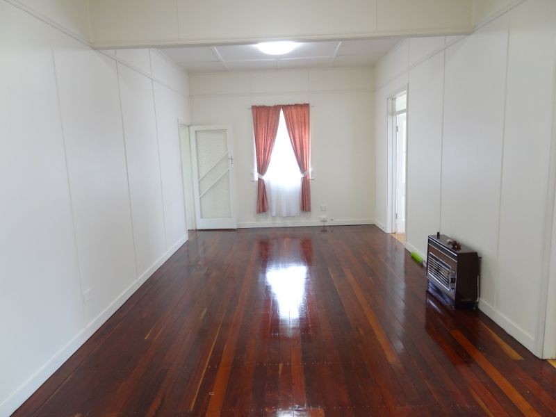 169 West Street, Newtown QLD 4350