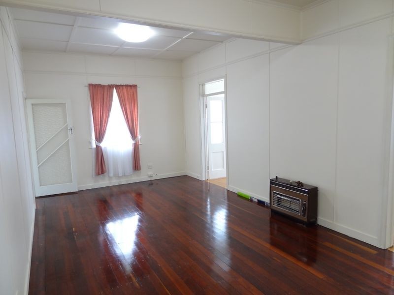 169 West Street, Newtown QLD 4350