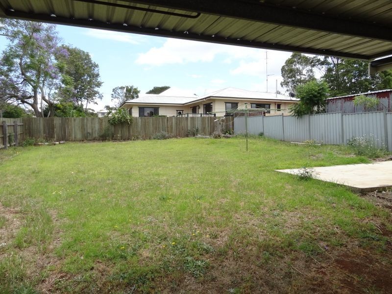169 West Street, Newtown QLD 4350