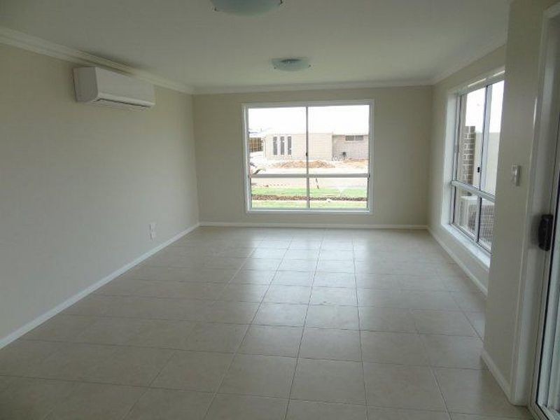 2/3 Sambar Court, Kearneys Spring QLD 4350