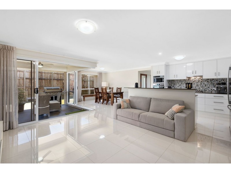 19 Renshaw Crescent, Kearneys Spring QLD 4350