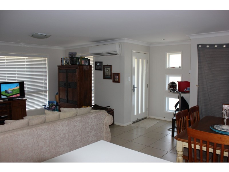 1/57 Holberton Street, Rockville QLD 4350