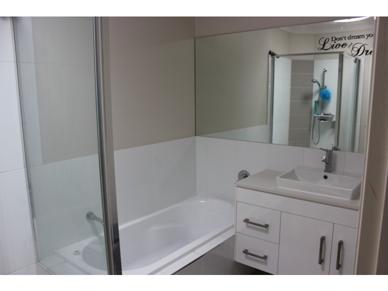 1/57 Holberton Street, Rockville QLD 4350