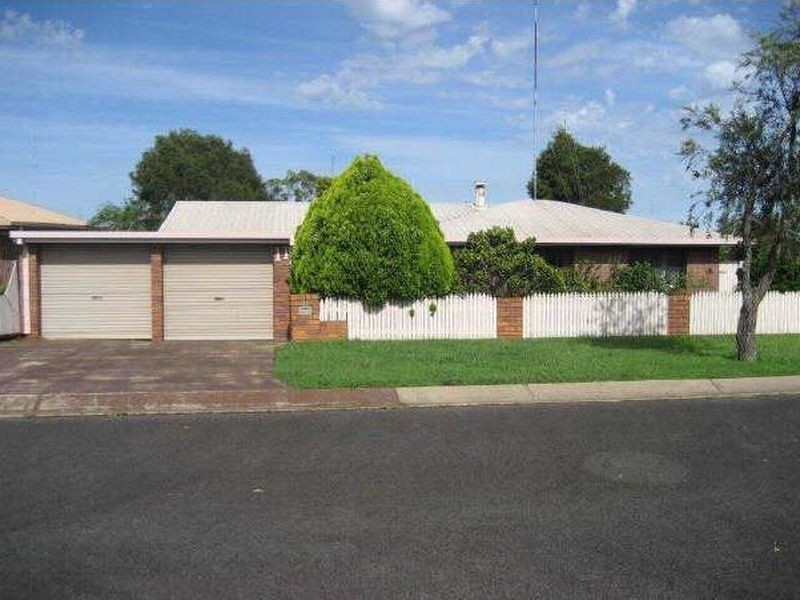 11 Truscott Street, Wilsonton QLD 4350