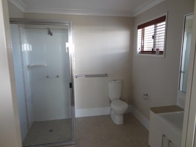 6/77 Bouganvillea Drive, Middle Ridge QLD 4350