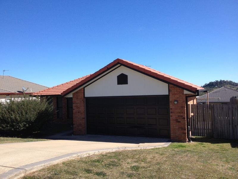 13 Wareena Crescent, Glenvale QLD 4350