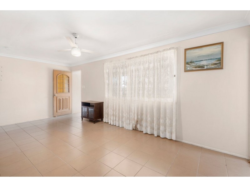 61 Anzac Avenue, Newtown QLD 4350