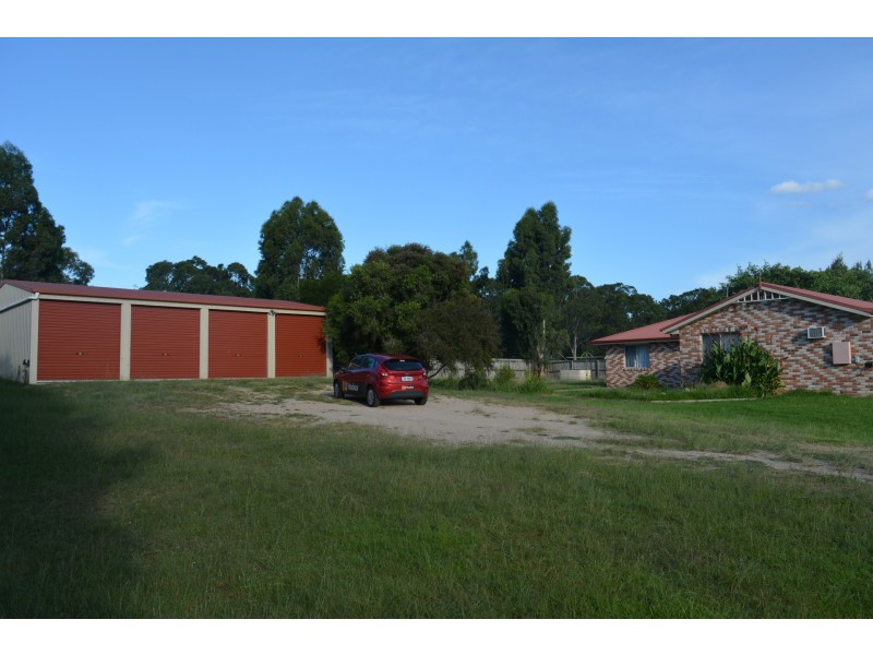 8 Devoncourt Road, Crows Nest QLD 4355