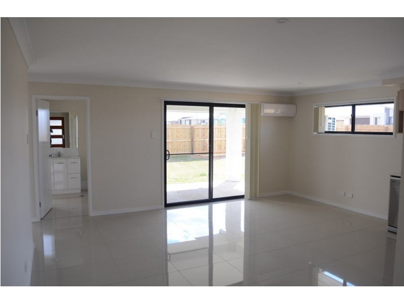 2/21 Kensei Street, Wyreema QLD 4352