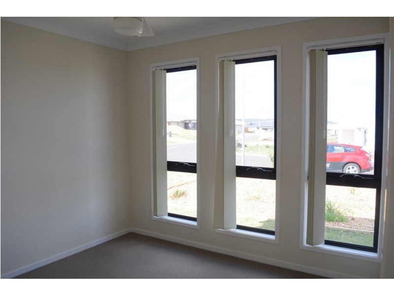 2/21 Kensei Street, Wyreema QLD 4352