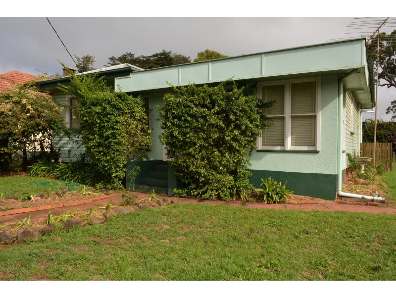 417 Tor Street, Newtown QLD 4350