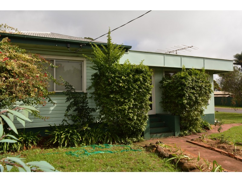 417 Tor Street, Newtown QLD 4350