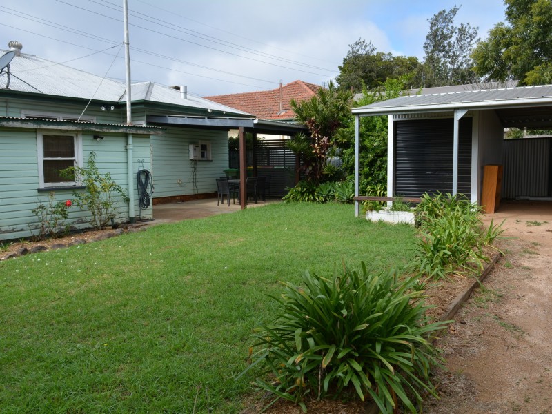 417 Tor Street, Newtown QLD 4350