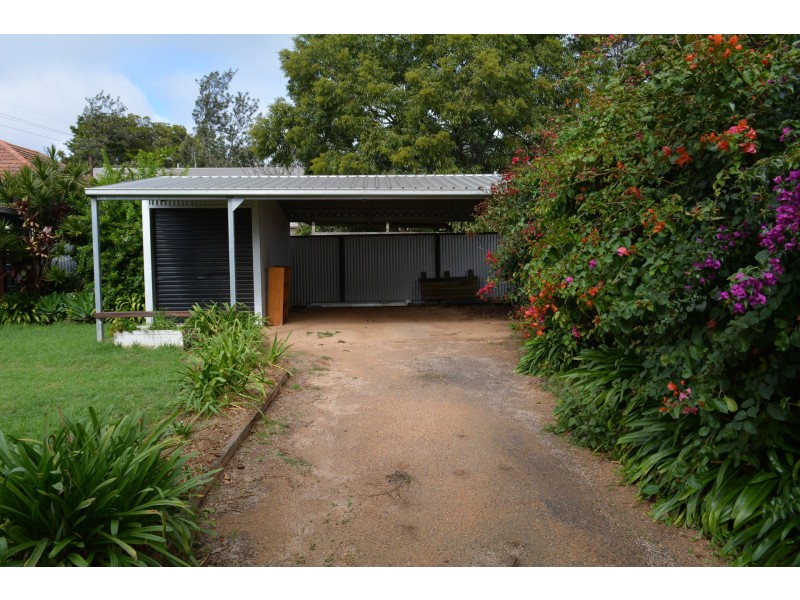 417 Tor Street, Newtown QLD 4350