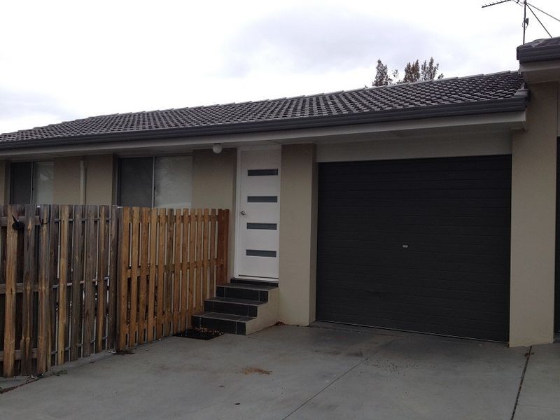 2/22 Whichello Street, Newtown QLD 4350