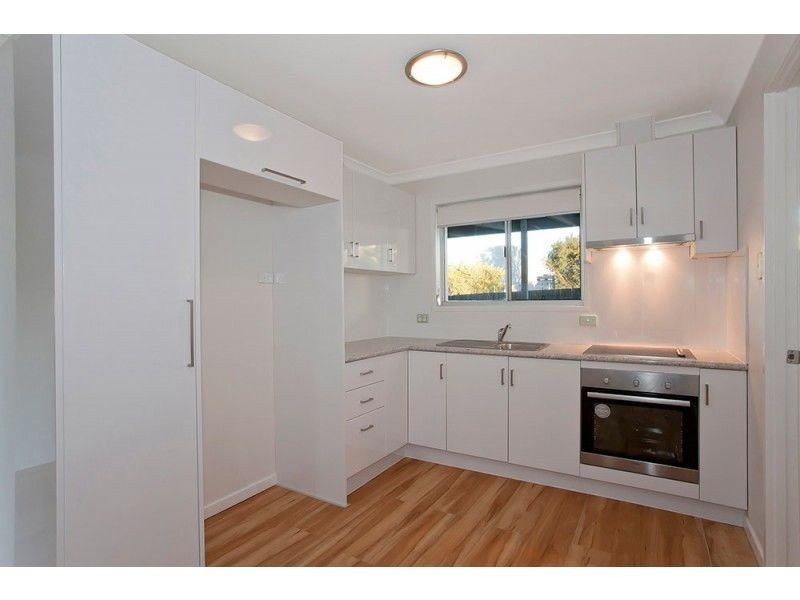 2/22 Whichello Street, Newtown QLD 4350