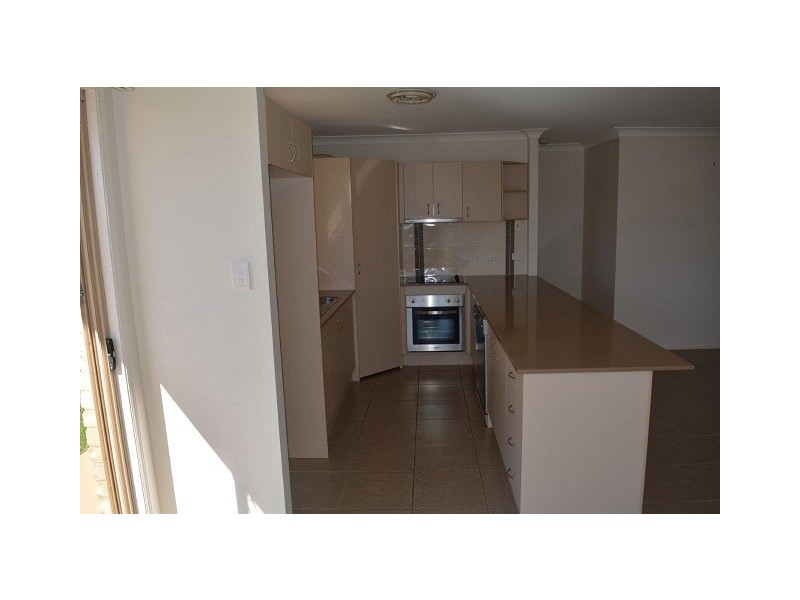 2/19 Winning Street, Glenvale QLD 4350