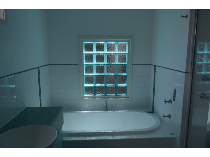 4a Gostwyck Street, Newtown QLD 4350