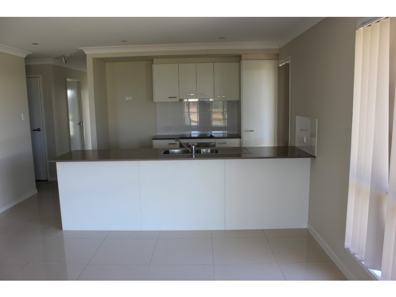 1/10 Weebah Place, Cambooya QLD 4358