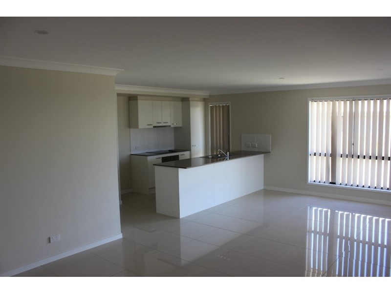 1/10 Weebah Place, Cambooya QLD 4358