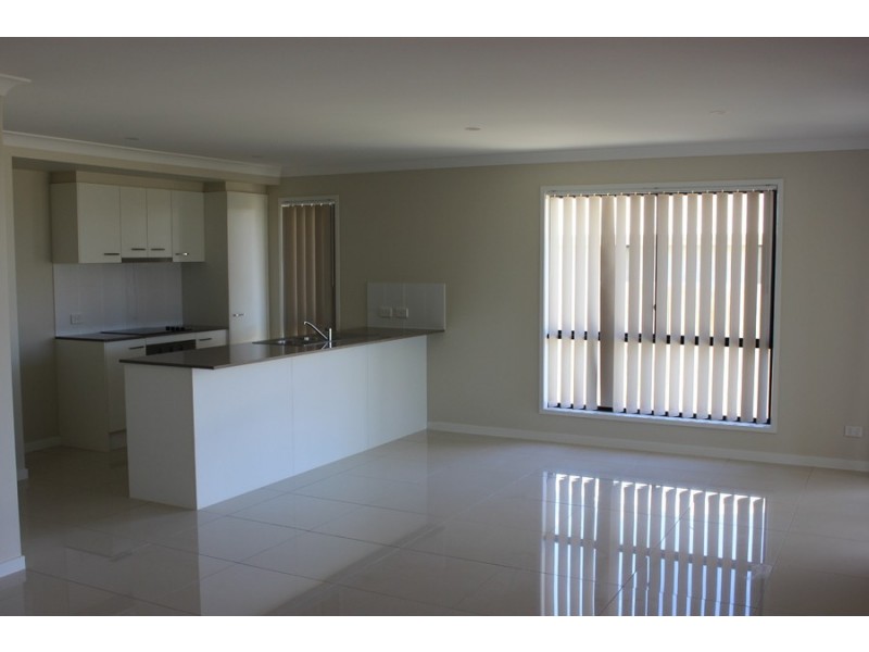 1/10 Weebah Place, Cambooya QLD 4358