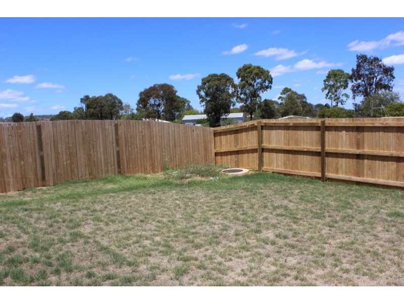 1/10 Weebah Place, Cambooya QLD 4358