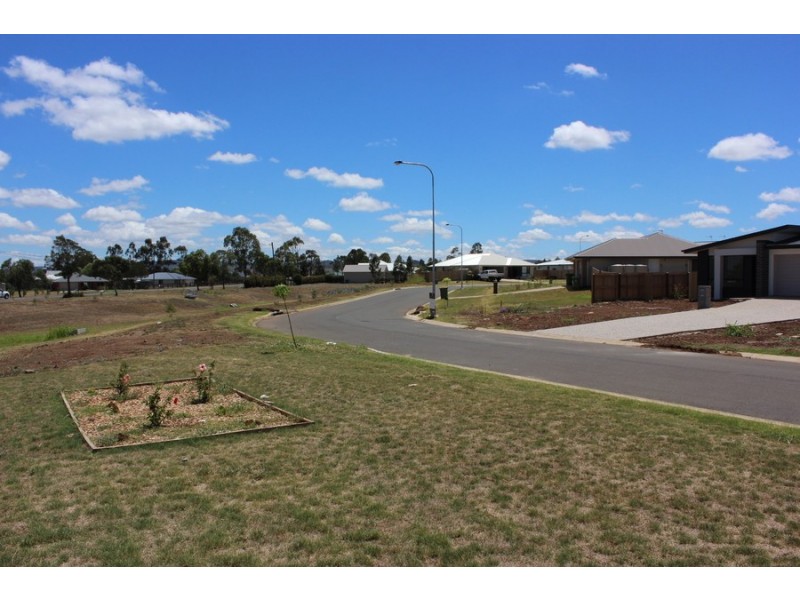 1/10 Weebah Place, Cambooya QLD 4358