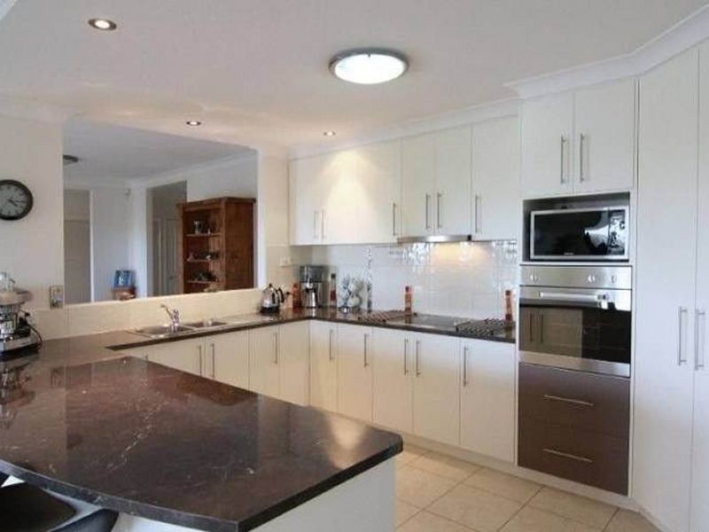 13 Dodson Crescent, Mount Kynoch QLD 4350