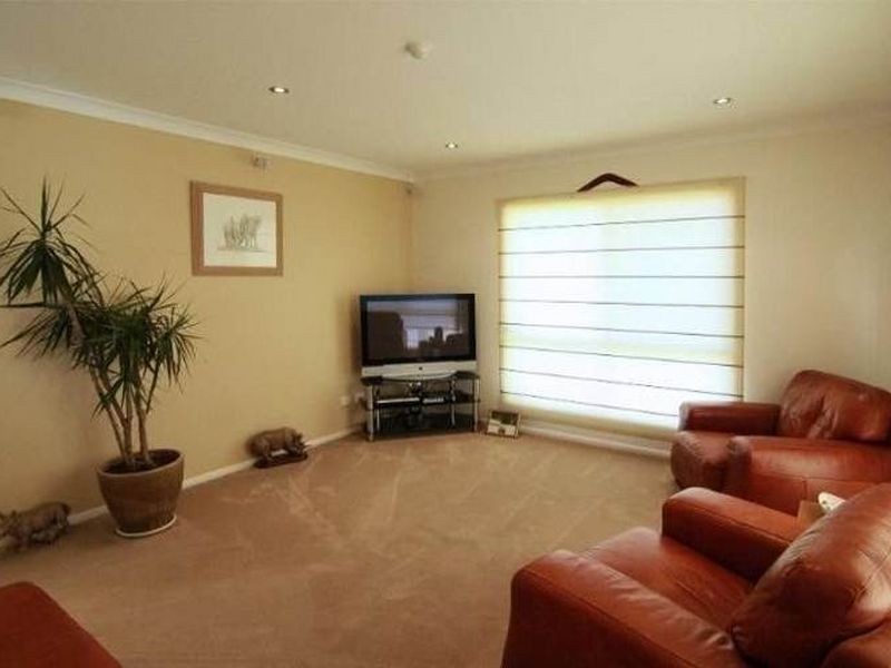 13 Dodson Crescent, Mount Kynoch QLD 4350