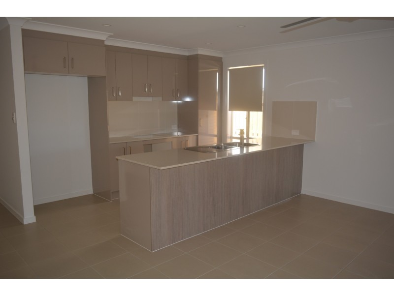 6 Downs Street, Glenvale QLD 4350