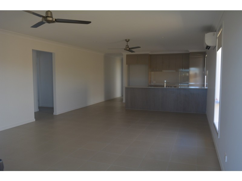 6 Downs Street, Glenvale QLD 4350