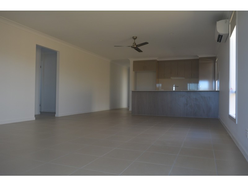 6 Downs Street, Glenvale QLD 4350