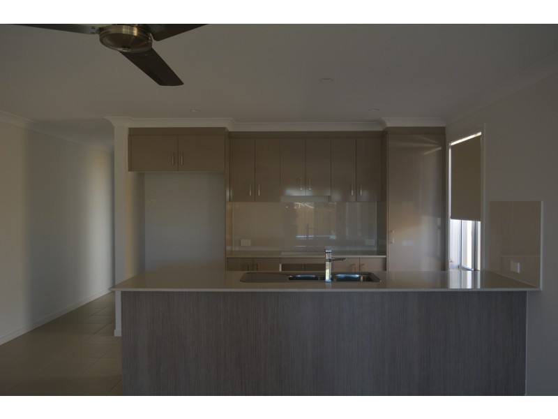 6 Downs Street, Glenvale QLD 4350