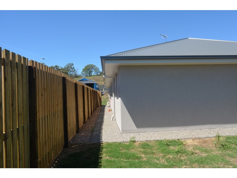 6 Downs Street, Glenvale QLD 4350