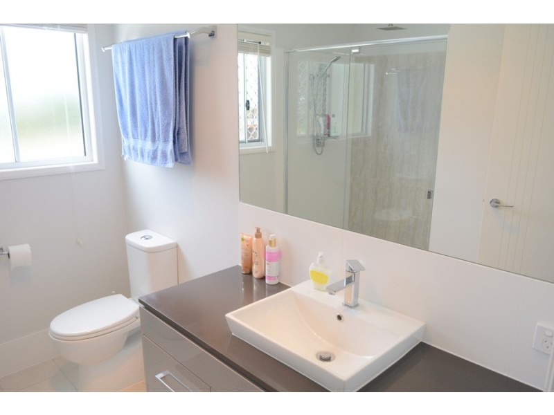 2/15 Henry Street, Mount Lofty QLD 4350