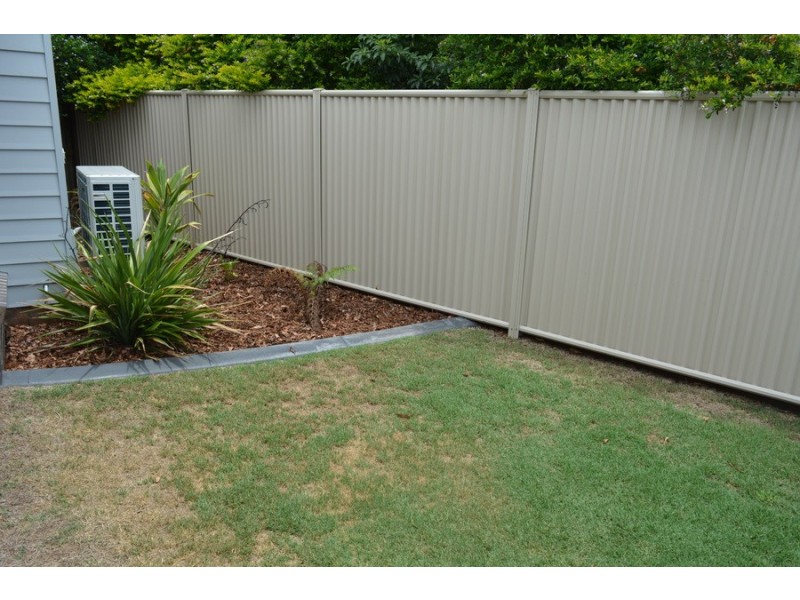 2/15 Henry Street, Mount Lofty QLD 4350