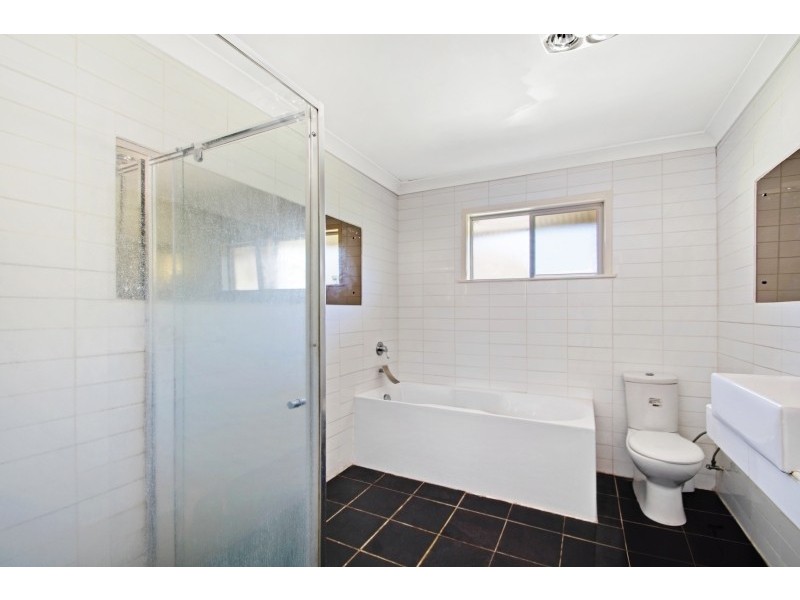 8 Leichardt Street, Centenary Heights QLD 4350