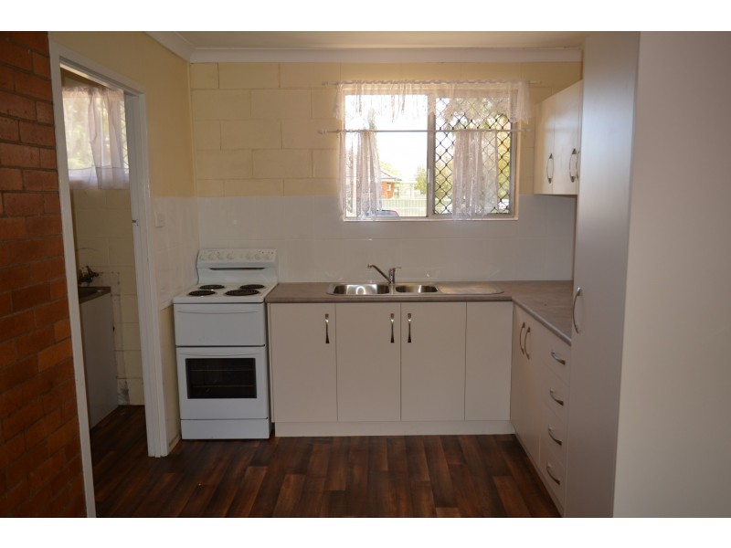 1/348 South Street, Harristown QLD 4350