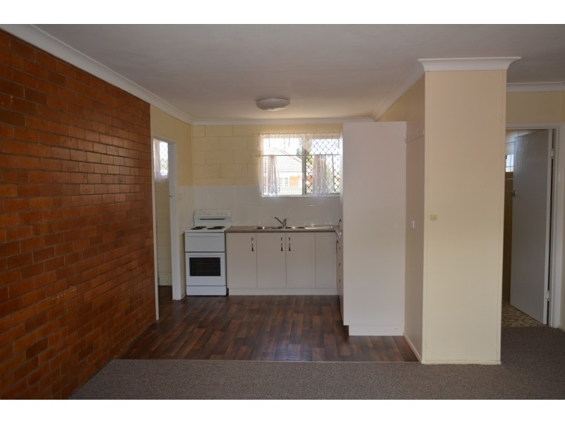 1/348 South Street, Harristown QLD 4350