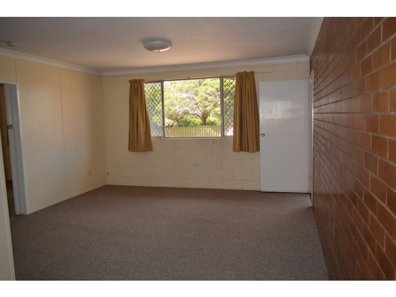 1/348 South Street, Harristown QLD 4350