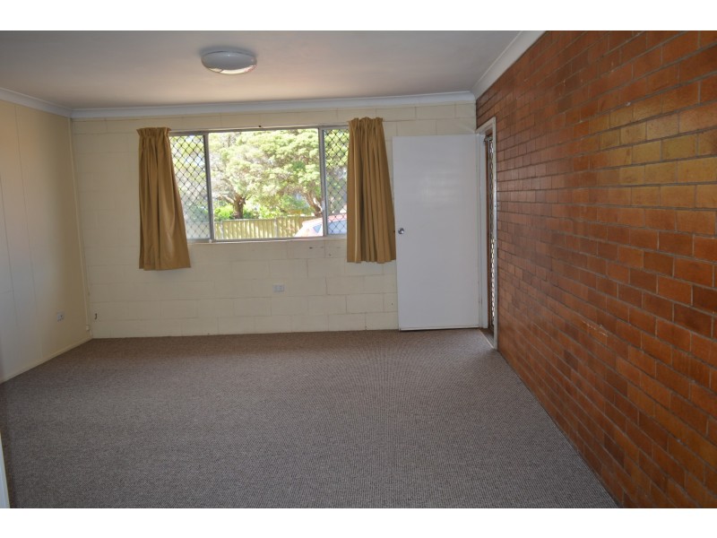 1/348 South Street, Harristown QLD 4350