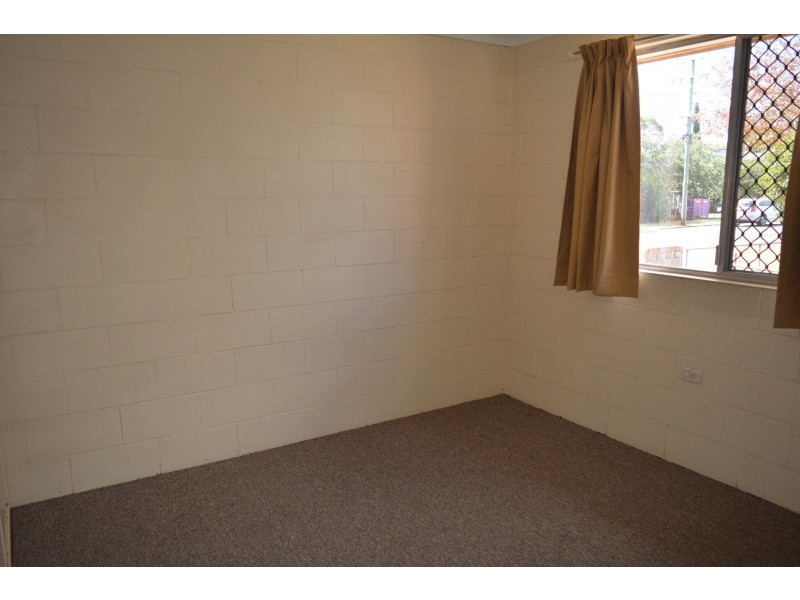 1/348 South Street, Harristown QLD 4350