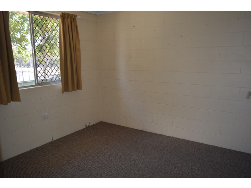 1/348 South Street, Harristown QLD 4350