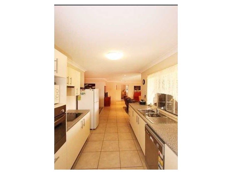 3 Cuttaburra Crescent, Glenvale QLD 4350