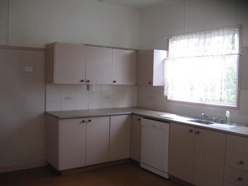 63 Llewellyn Street, Centenary Heights QLD 4350