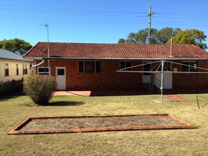 291a West Street, Harristown QLD 4350