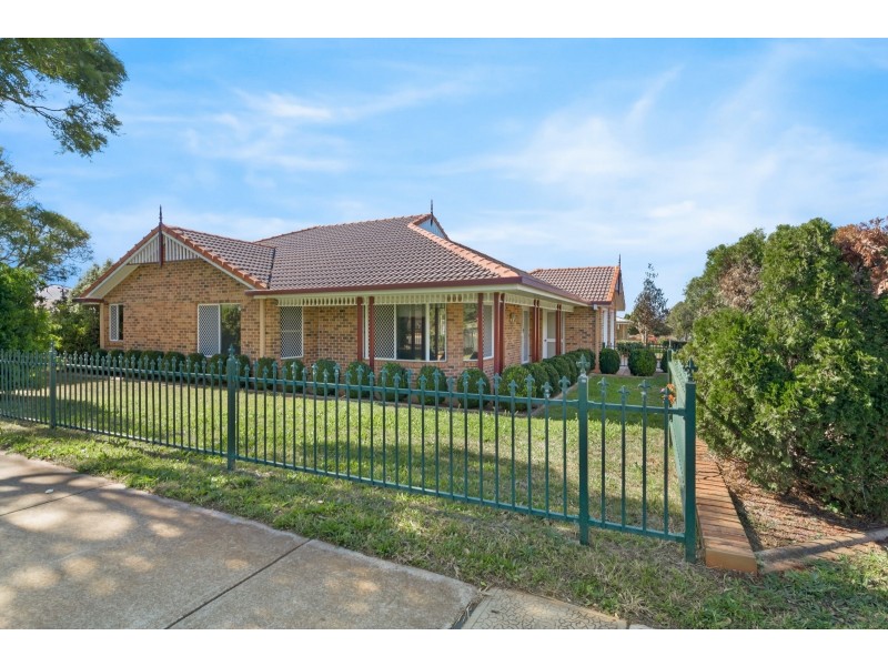 17 Heather Street, Kearneys Spring QLD 4350
