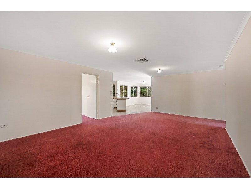 17 Heather Street, Kearneys Spring QLD 4350
