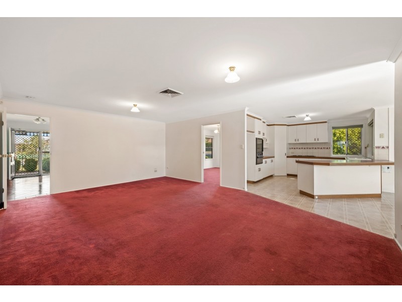 17 Heather Street, Kearneys Spring QLD 4350