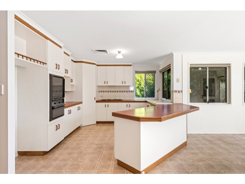 17 Heather Street, Kearneys Spring QLD 4350